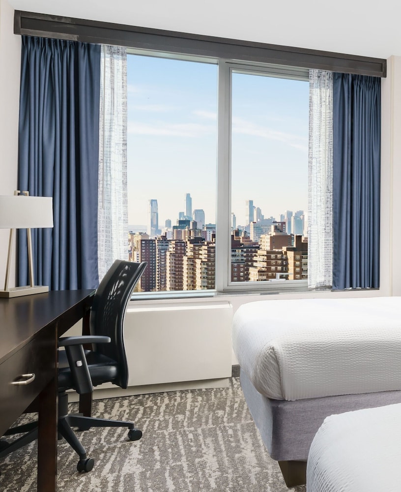 Room, 2 Double Beds, City View
