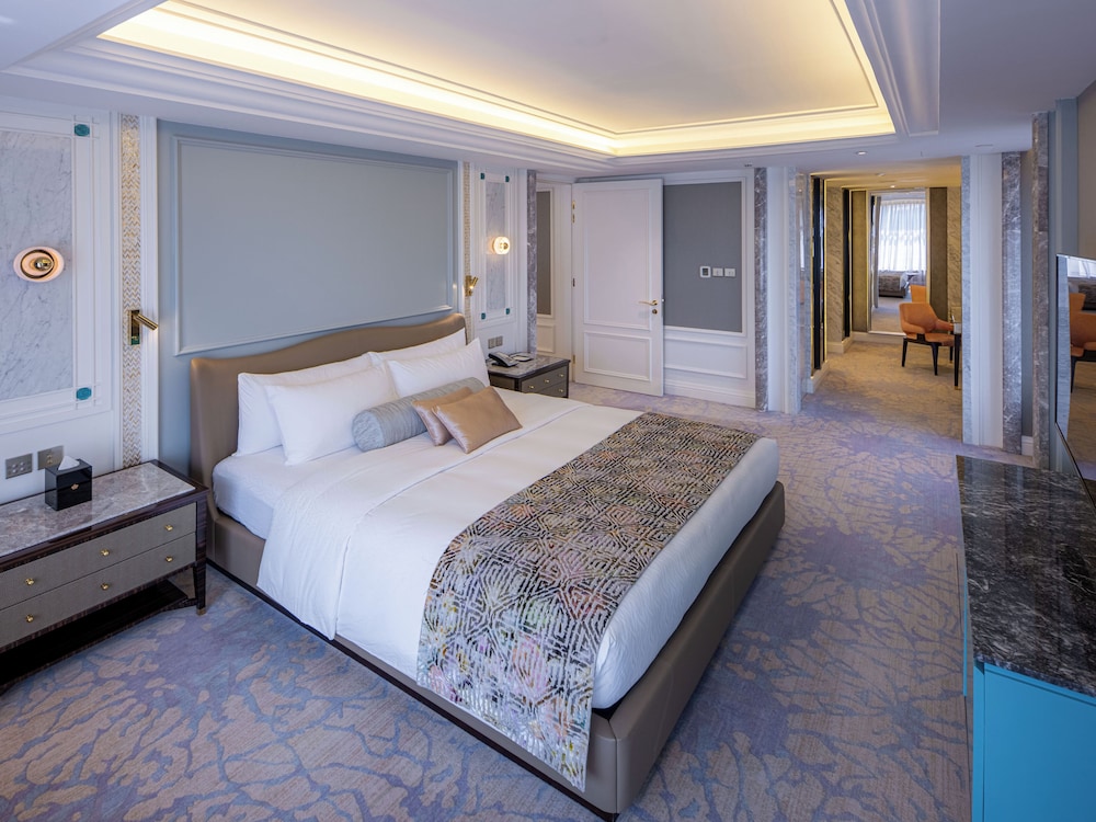 Royal Suite - Photo 1