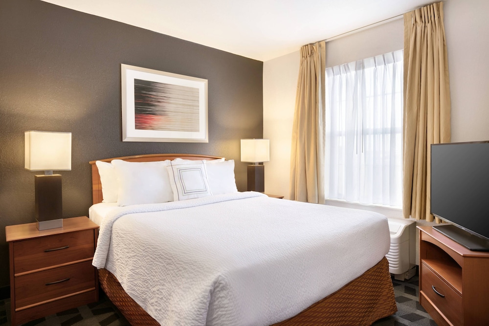 Suite, 1 Bedroom (Mobility/Hearing Accessible, Tub) photo 1