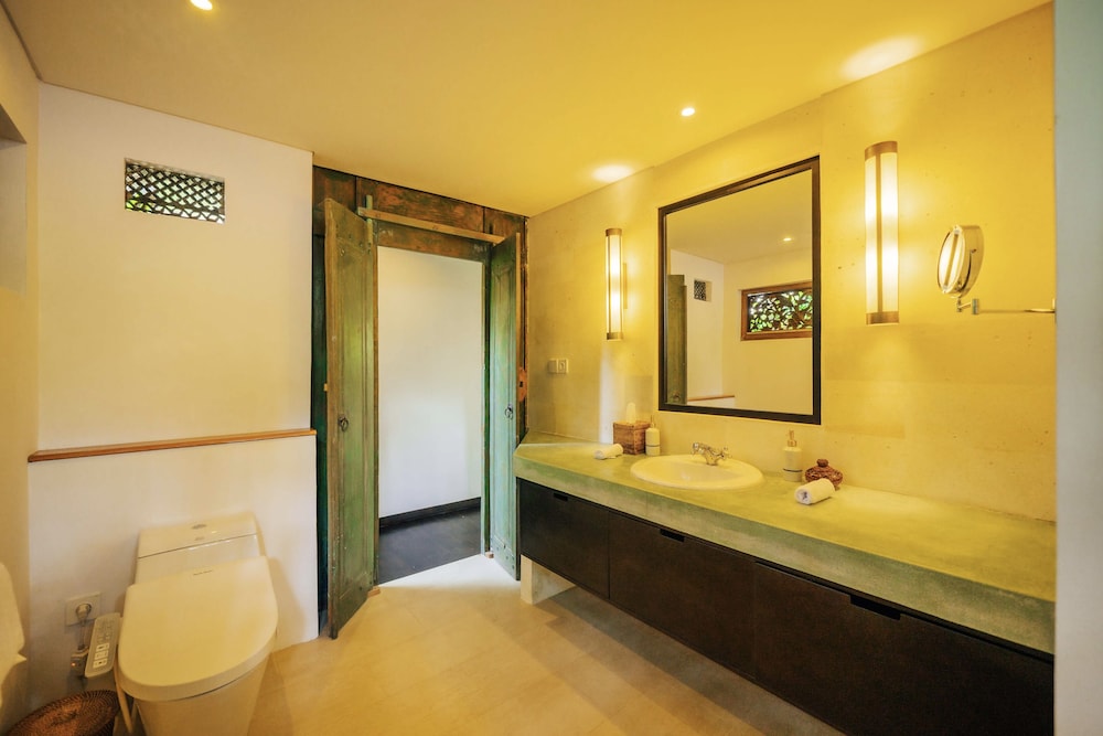 AKASA - Suite Pool Access - Photo 4