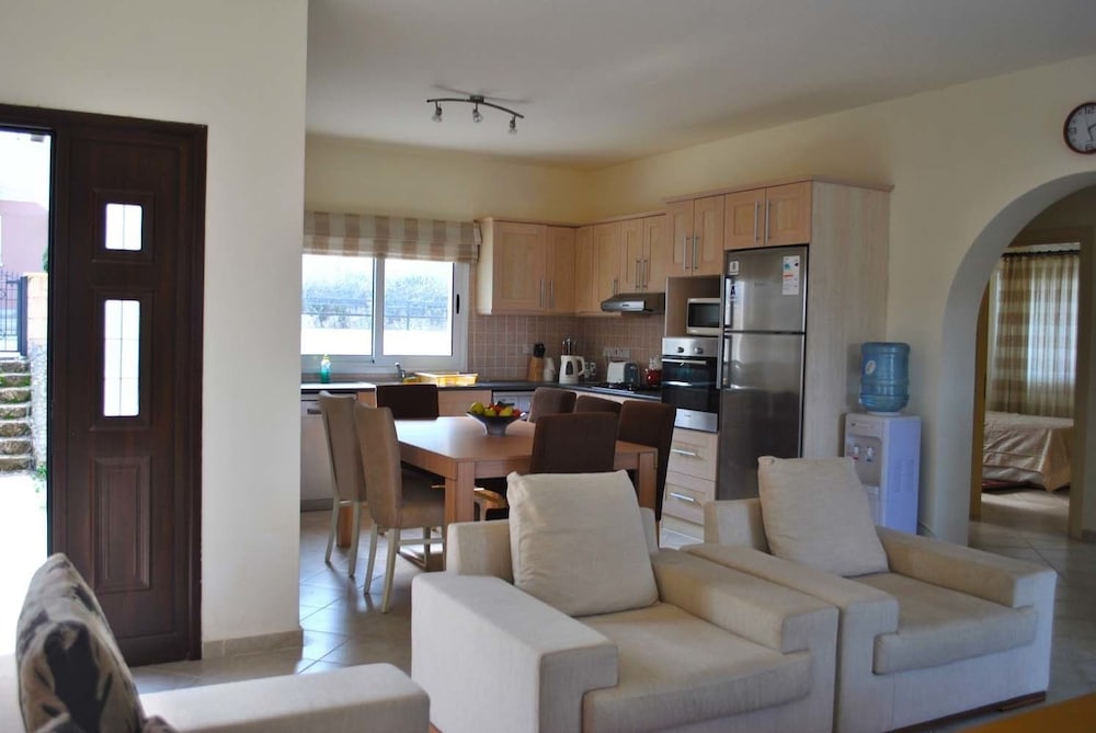 Villa photo 2