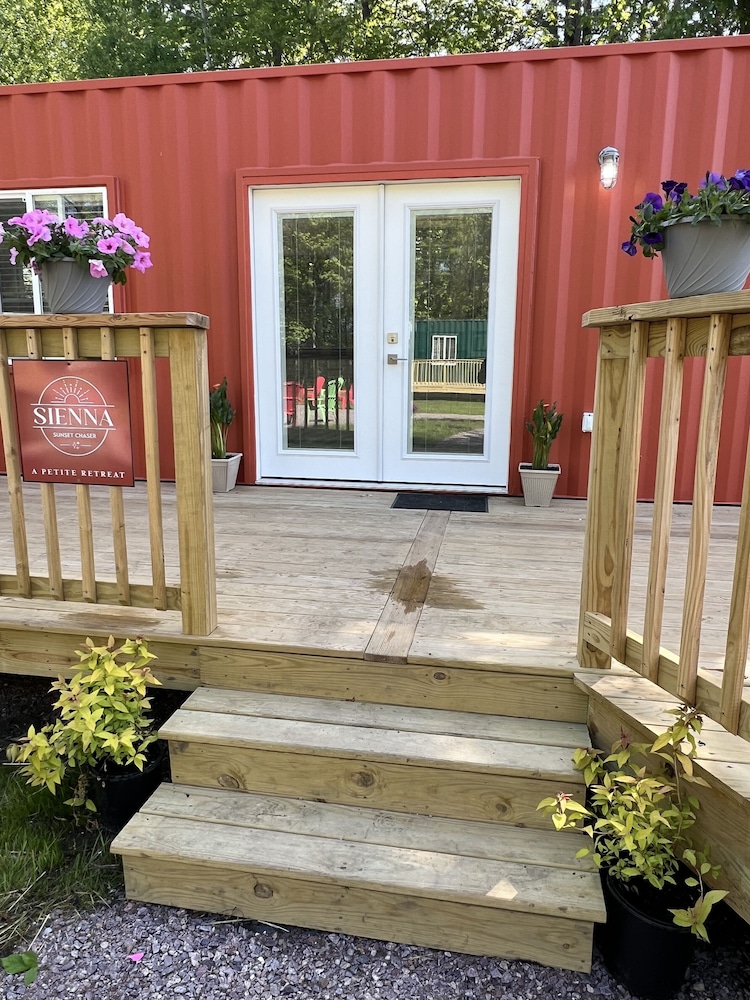 House, 1 Bedroom (No pets, tiny house, linens included) photo 3