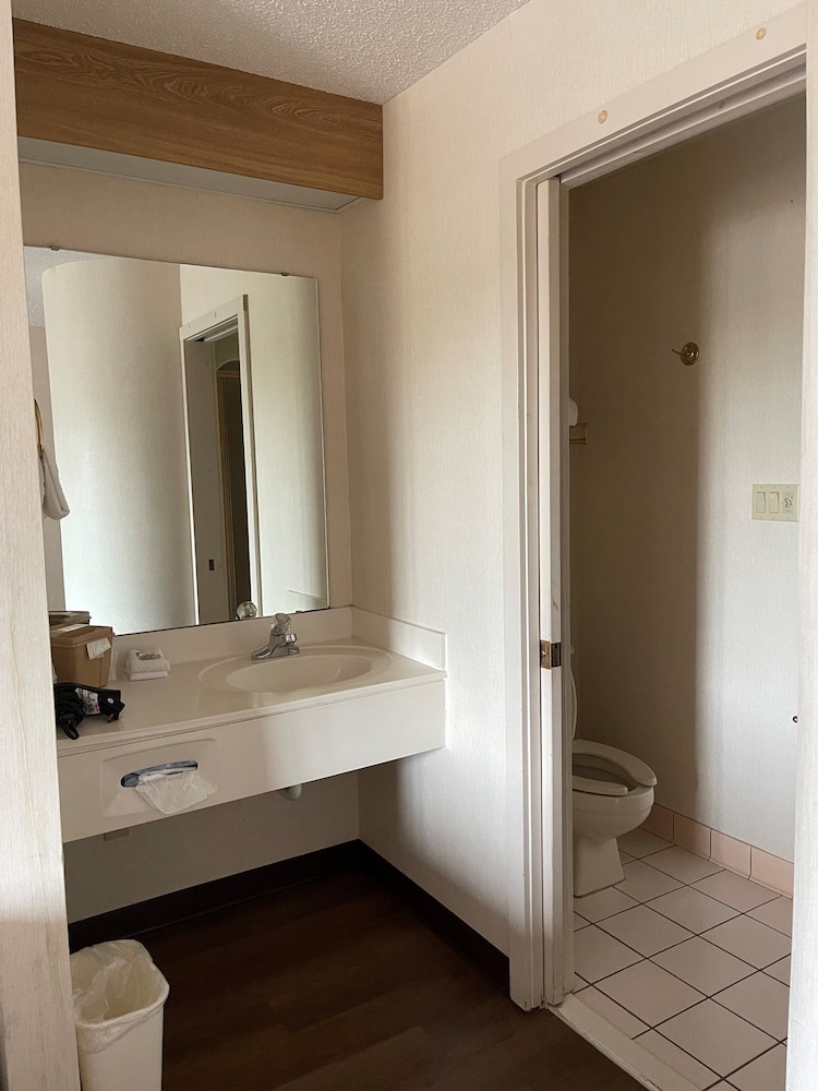 Superior Room, 1 King Bed, Non Smoking - Photo 4