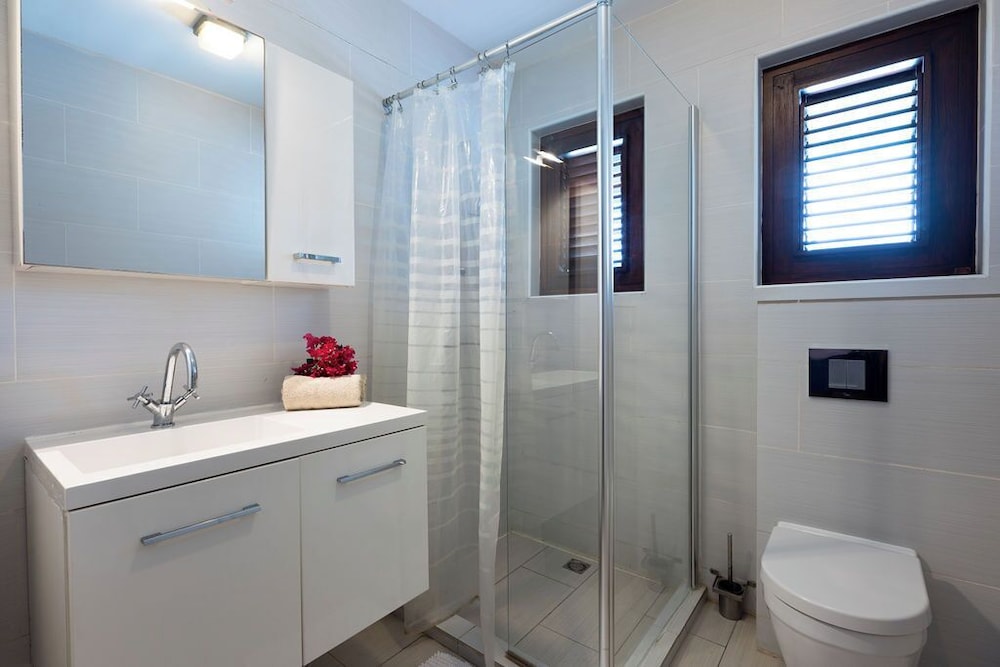 Deluxe Villa, 6 Bedrooms, Air conditioning, Garden View photo 3