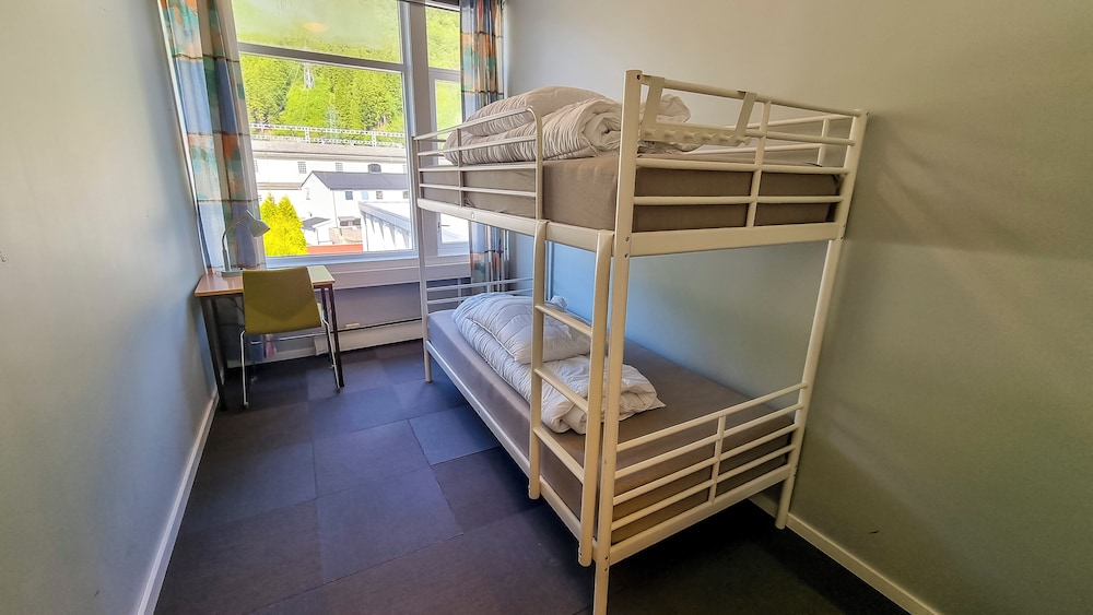 Basic Twin Room, Shared Bathroom, Mountain View photo 1