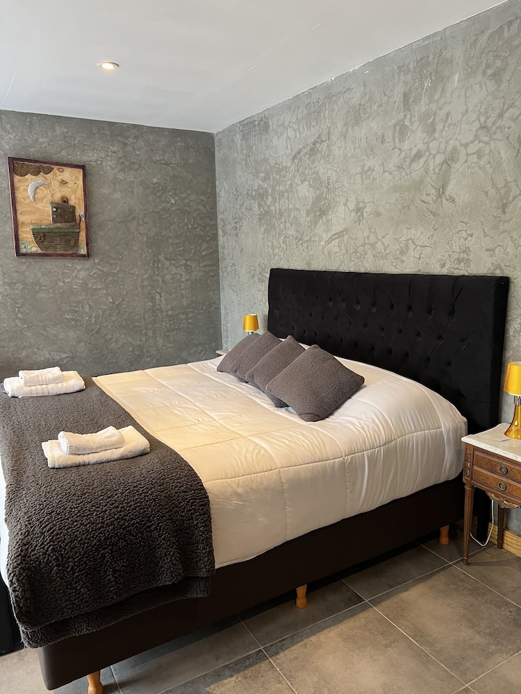 Deluxe Triple Room, 1 Bedroom, Mountain View