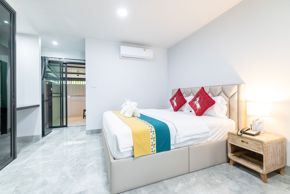 Family Suite, Kitchenette, Garden View