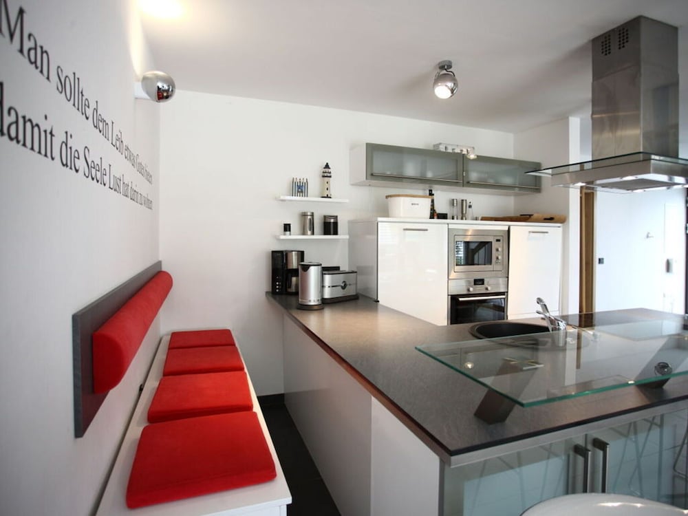 Apartment photo 2