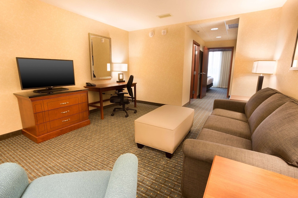 Suite, Multiple Beds, Refrigerator & Microwave (2 Rooms, Upper Floor)