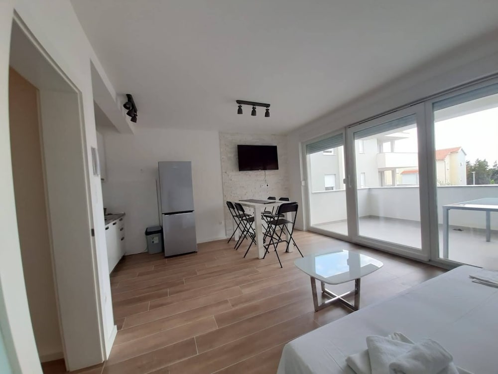 Deluxe Apartment, 1 Bedroom, Patio, Garden View photo 3