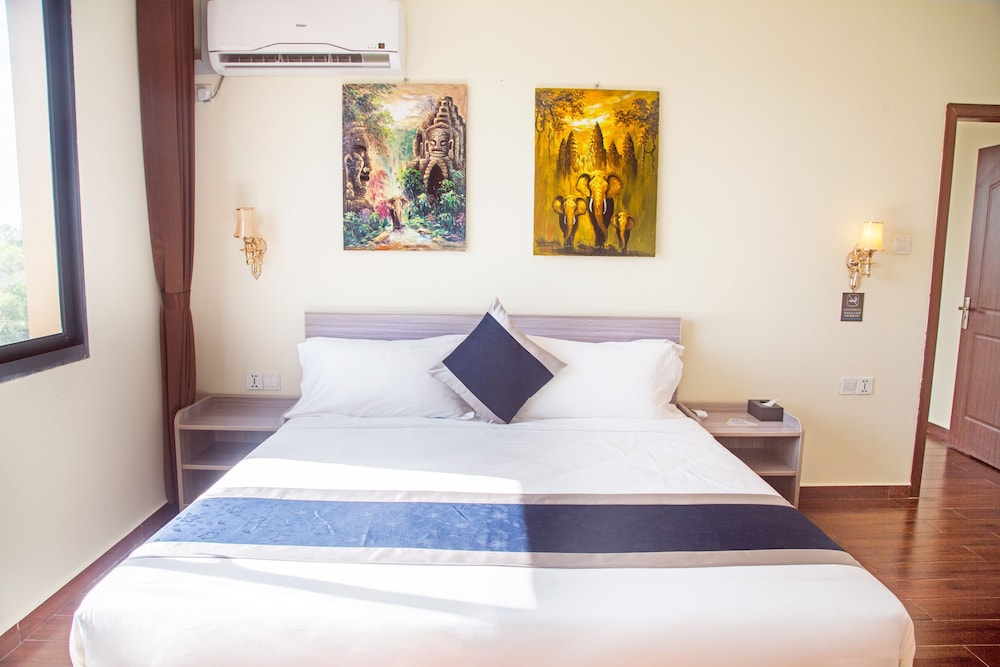 Deluxe Suite, 2 Bedrooms with One-way Airport Pick up
