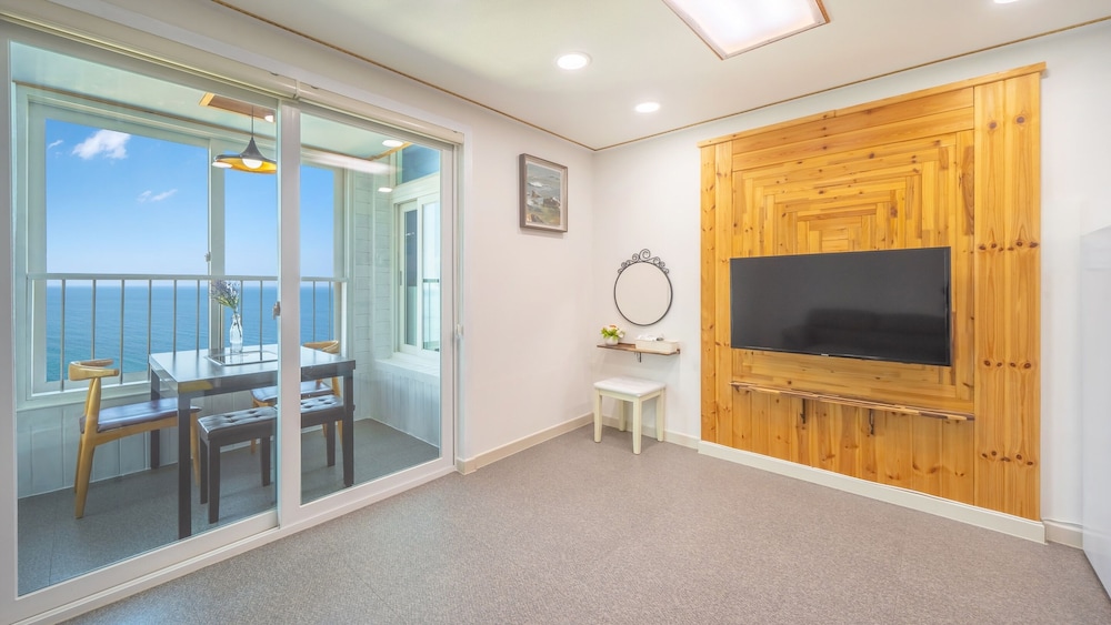 Basic Room, 1 Bedroom (302) - Photo 1