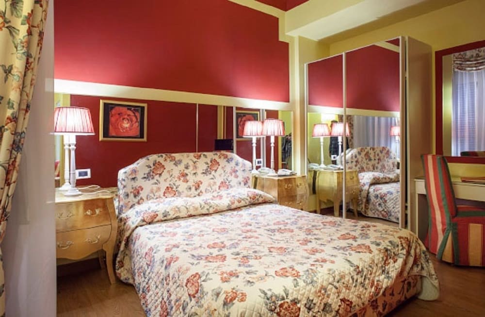 Standard Double Room - Photo 2
