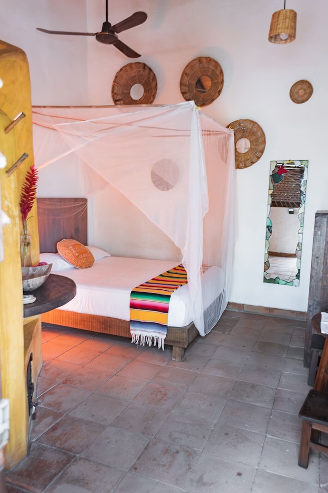 Basic Cabin, 1 Queen Bed, Garden View photo 1