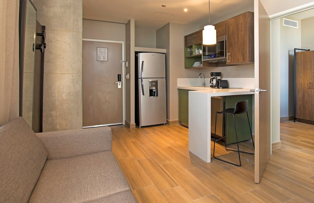 Suite, 1 Bedroom, Kitchen