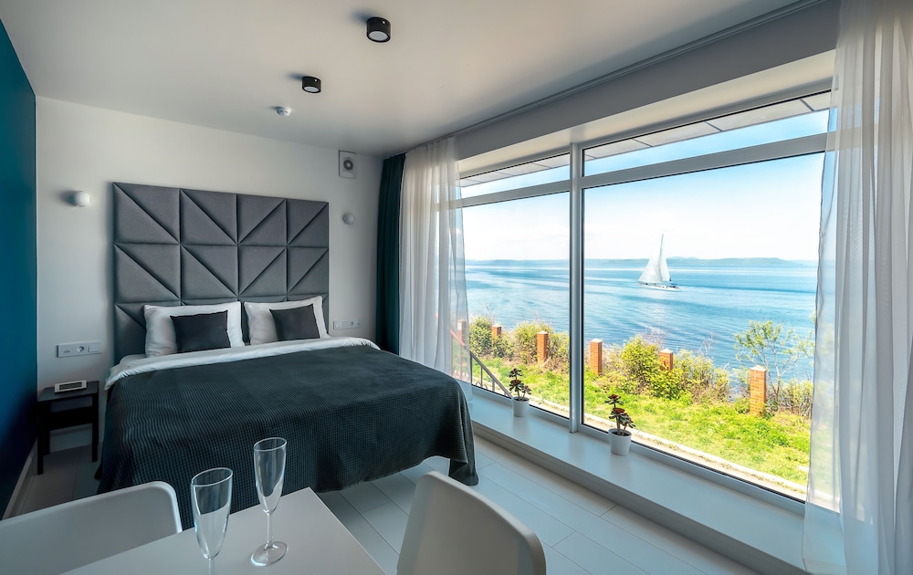 Panoramic Triple Room