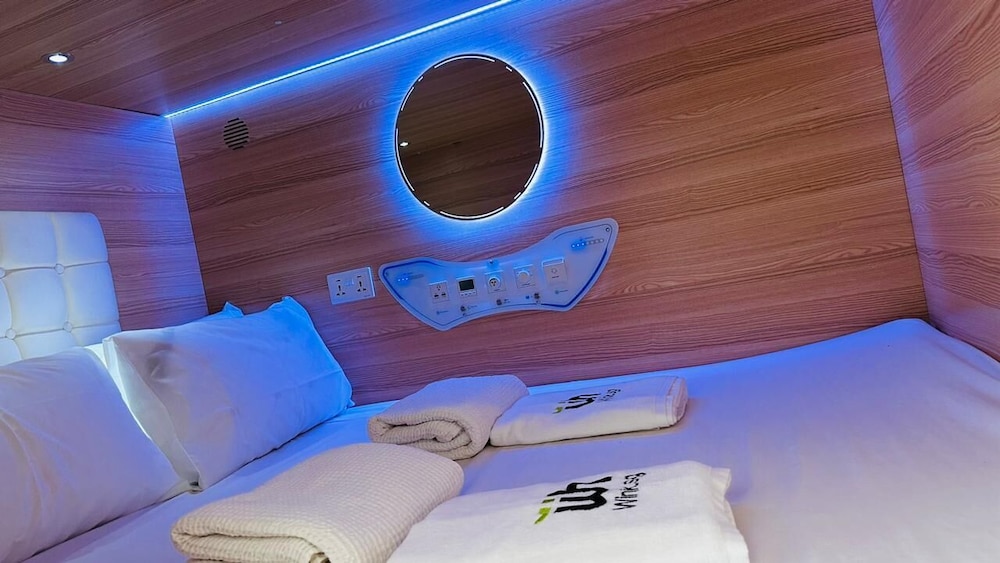 Family Room, 2 Queen Beds, Non Smoking, Private Bathroom photo 2
