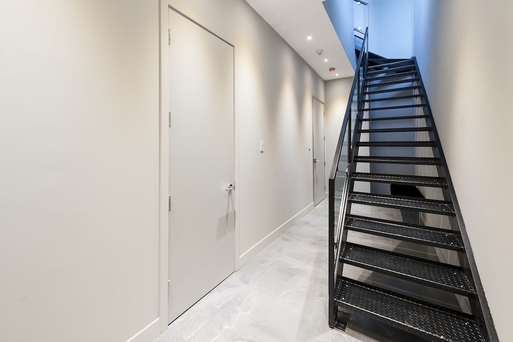 Suite, 2 Bedrooms (1304)