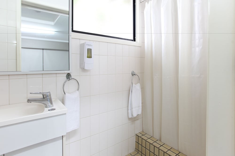Standard Twin Room (1 double and 1 single bed) photo 2