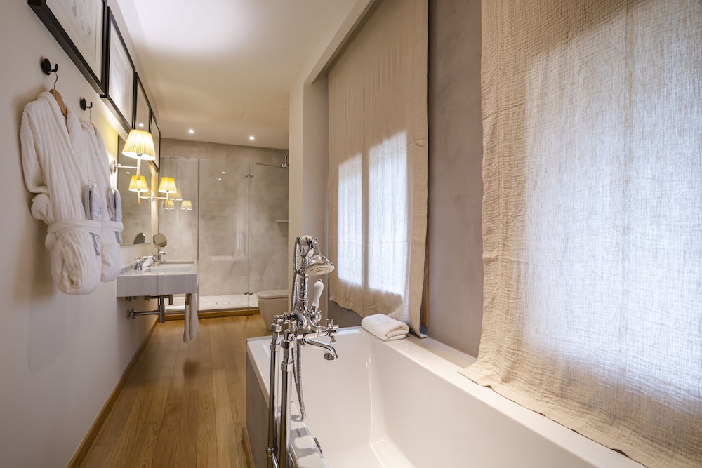 Family Room (Interior)