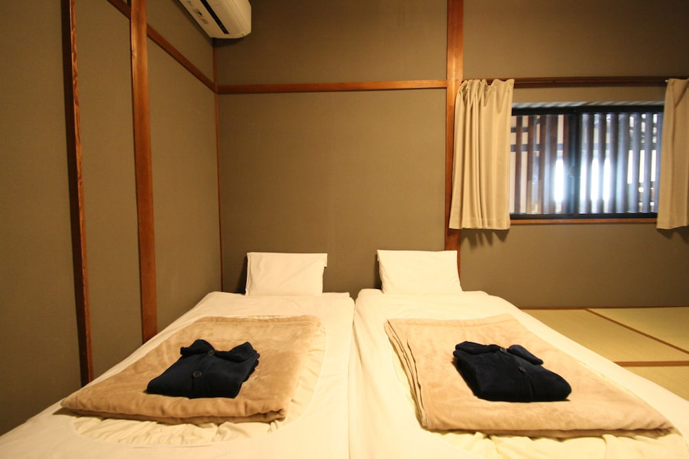 Classic Twin Room, Non Smoking photo 3