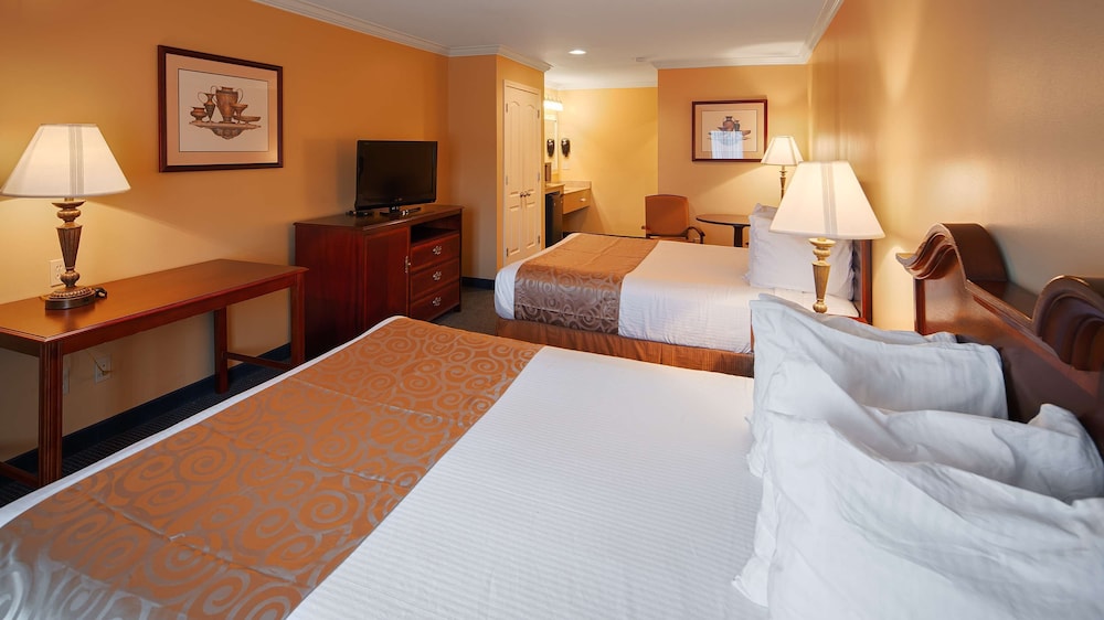 Standard Room, 2 Queen Beds, Non Smoking, Kitchenette (Larger Room) photo 3