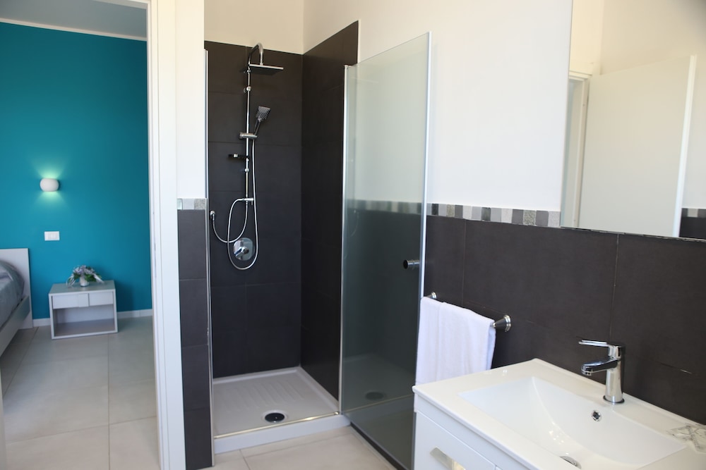 Deluxe Triple Room, Garden View - Photo 19