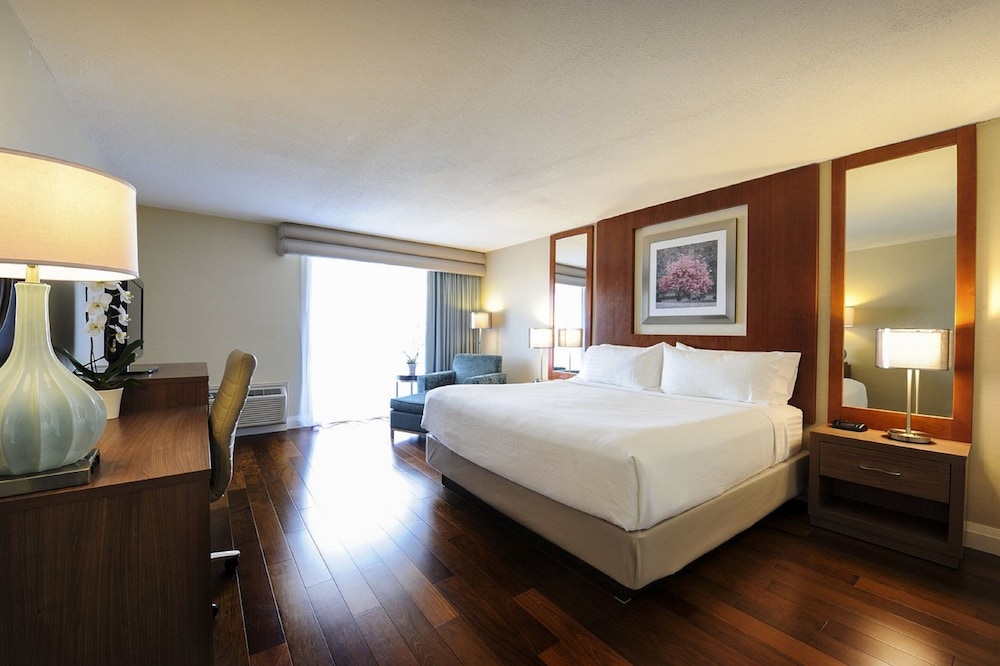 Standard Room, 1 Queen Bed, Accessible (Mobility Accessible)