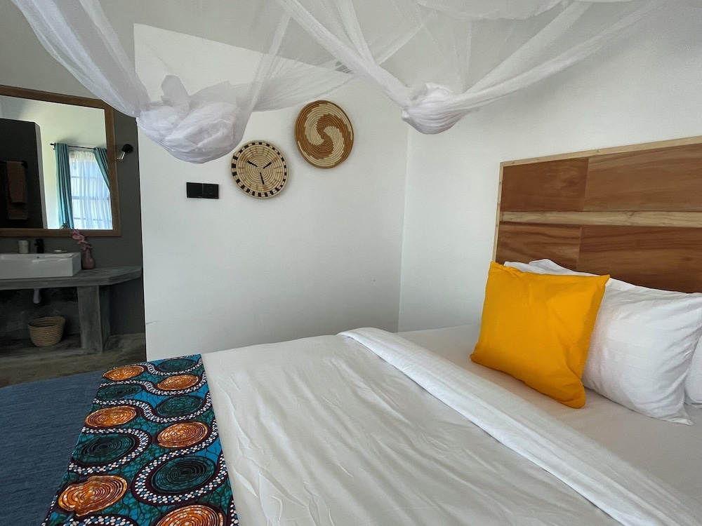 Luxury Double Room, Lanai, Pool View (5)