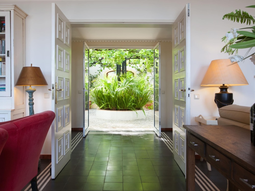 Villa photo 3