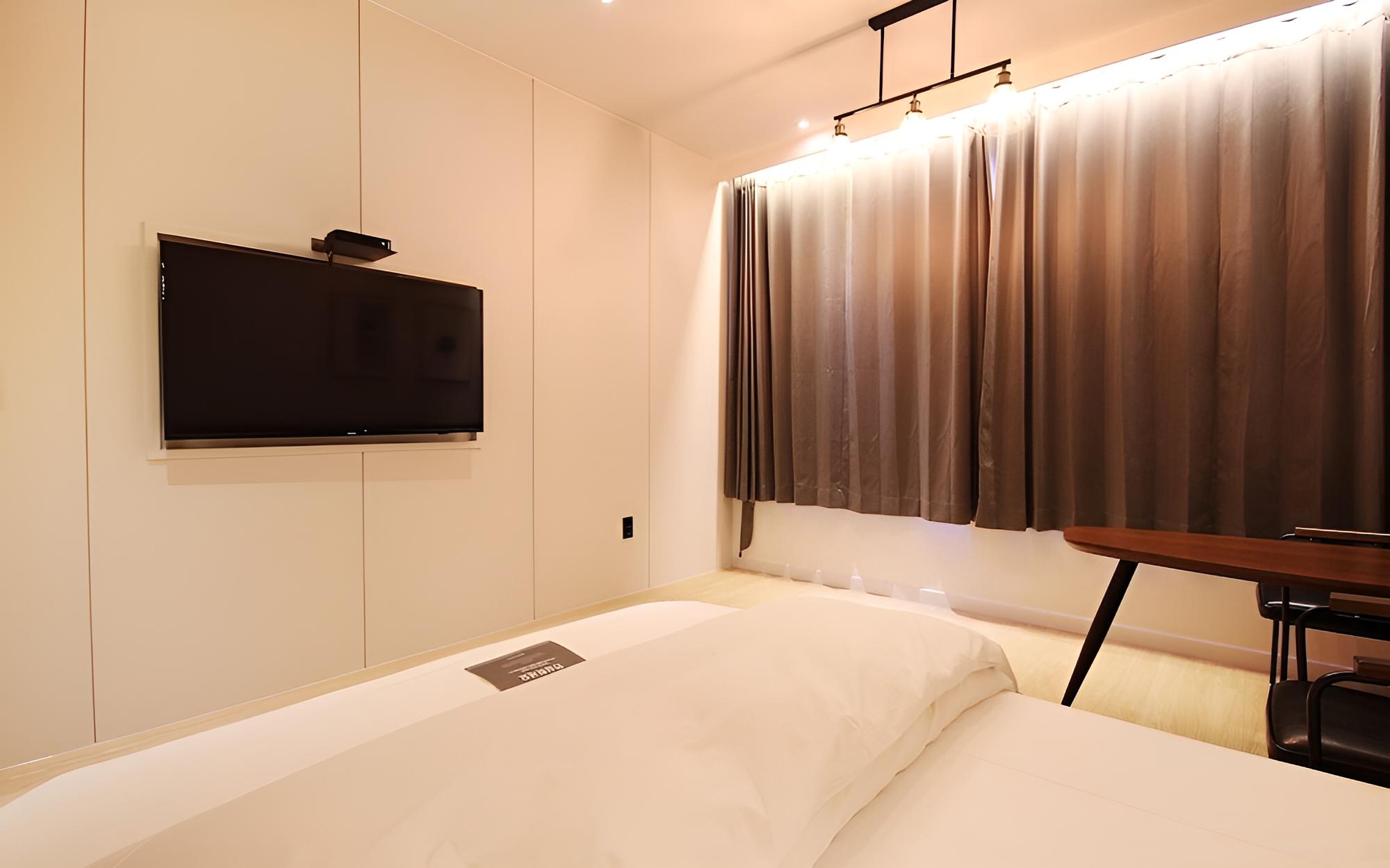Room (Premium - Walkie Special (No Parking)) - Photo 4