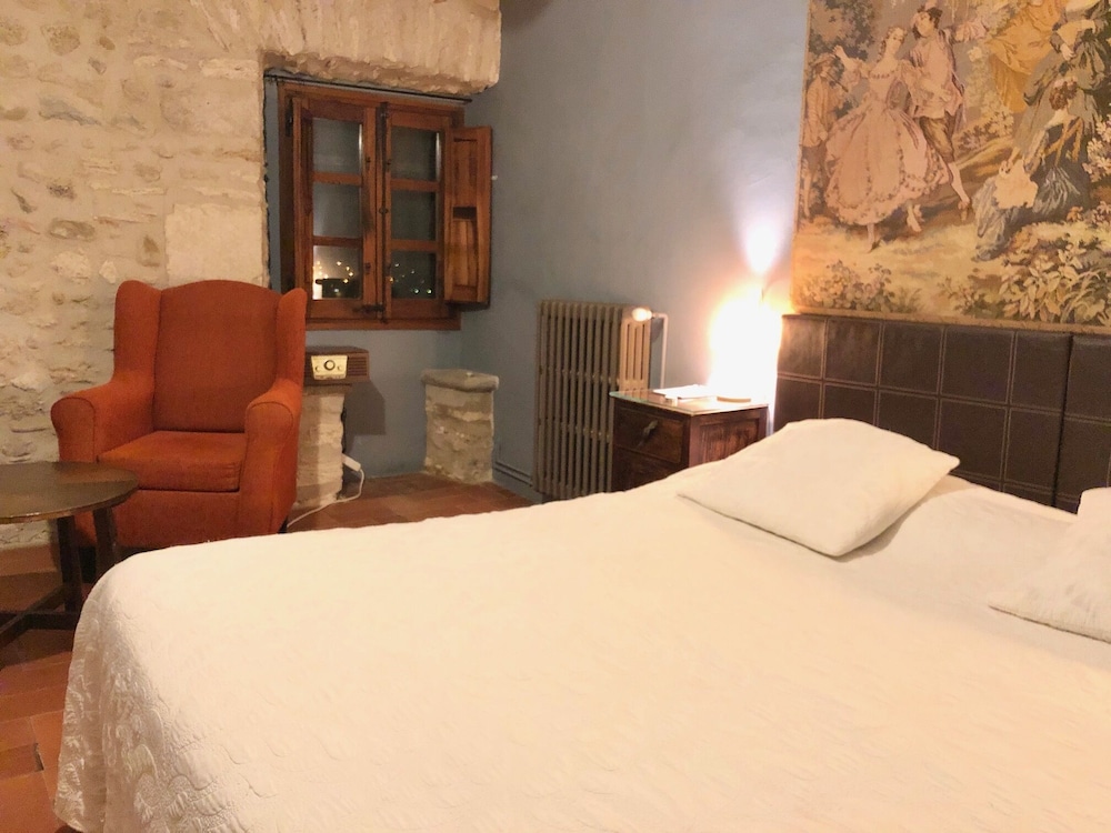 Room (Masía) photo 3