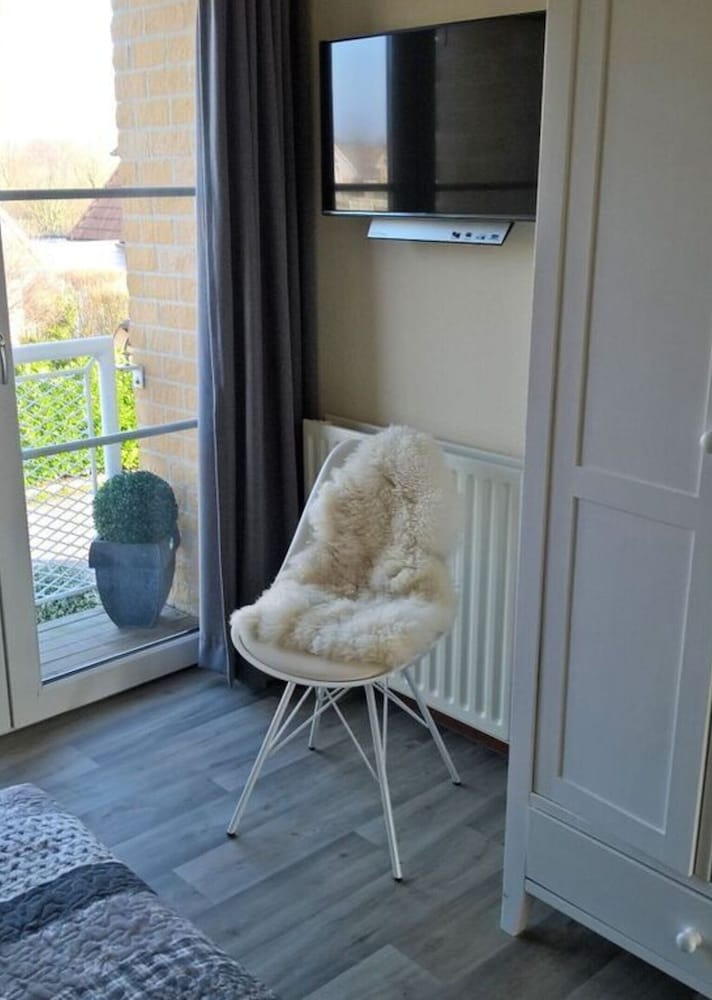 Apartment photo 2