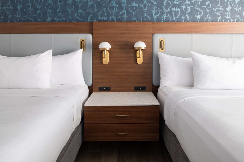 Premium Room, 2 Queen Beds - Photo 3