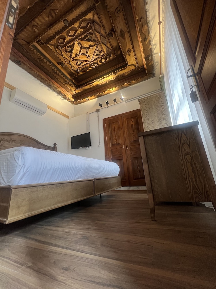 Traditional Room