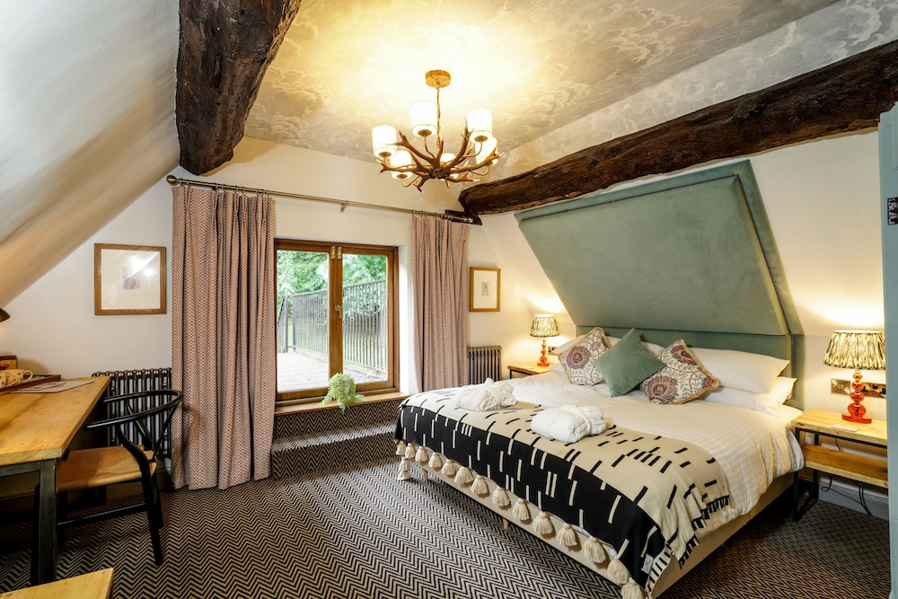 Executive Double Room with Ensuite - Photo 2