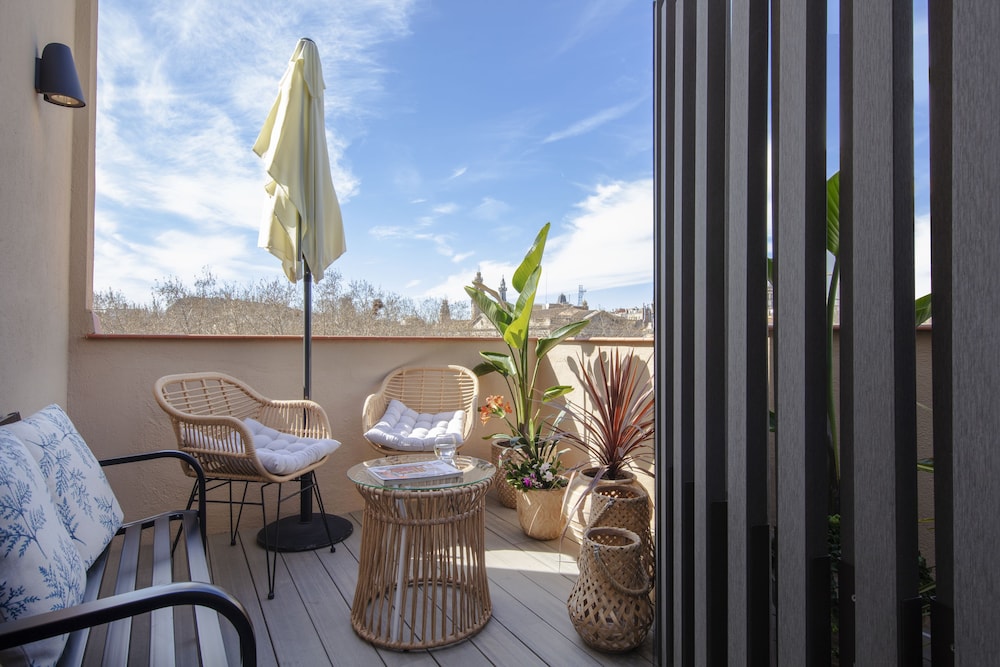 Superior Room, 1 Queen Bed, Terrace, City View