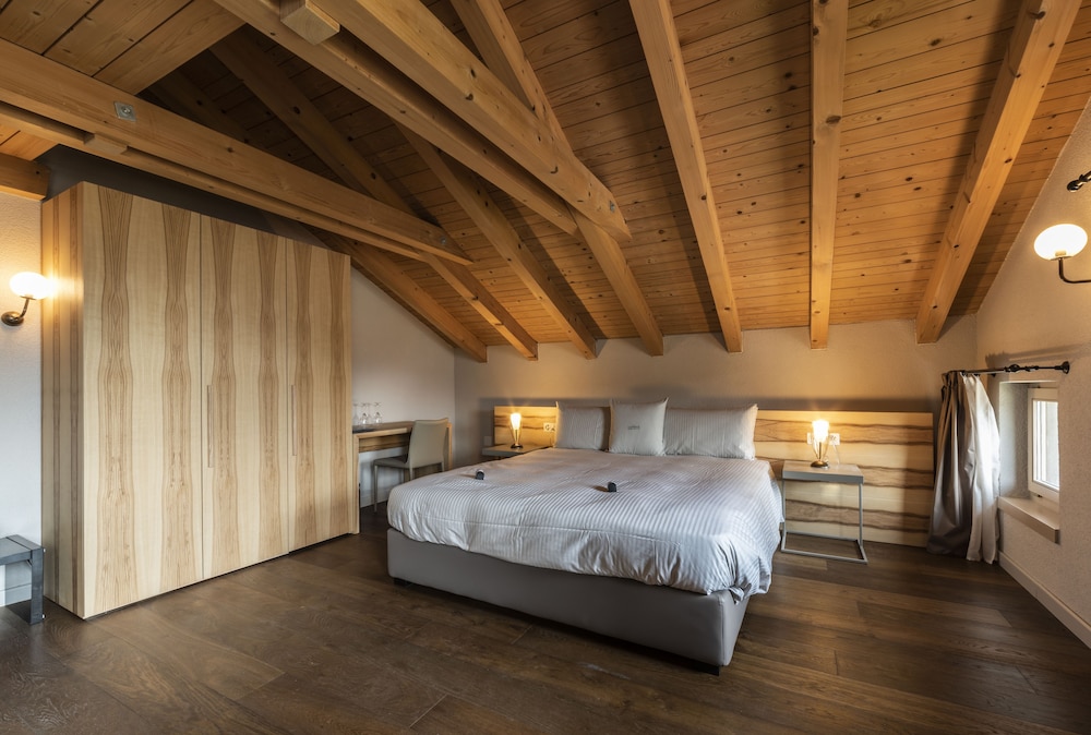 Junior Suite, 2 Bedrooms, Balcony, Mountainside photo 3