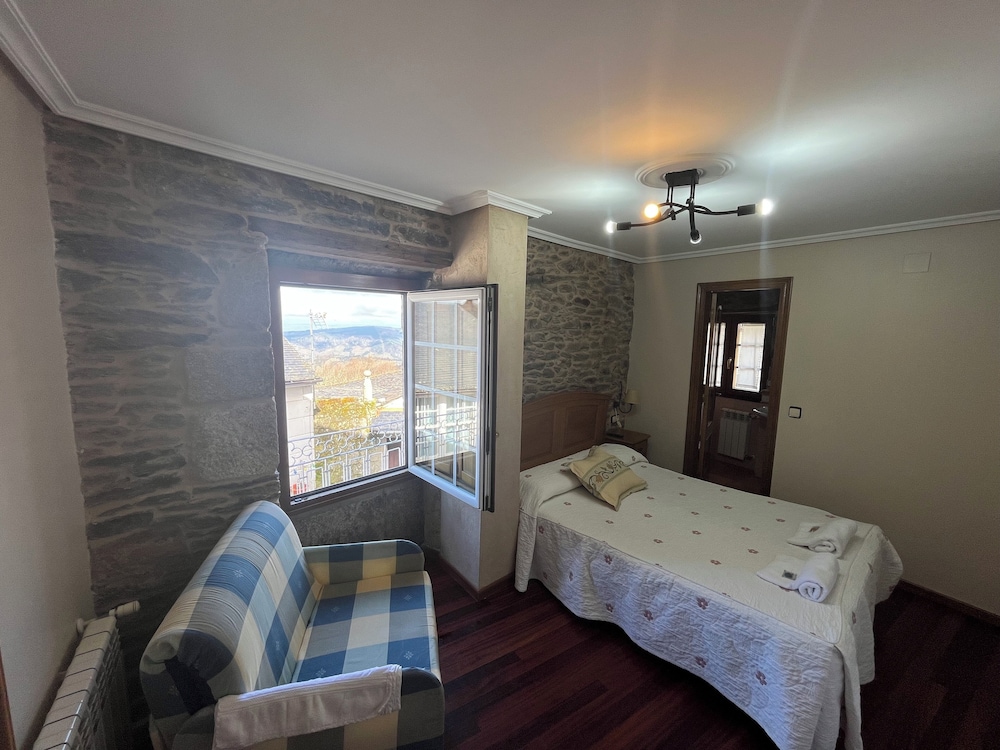 Double Room - Photo 4