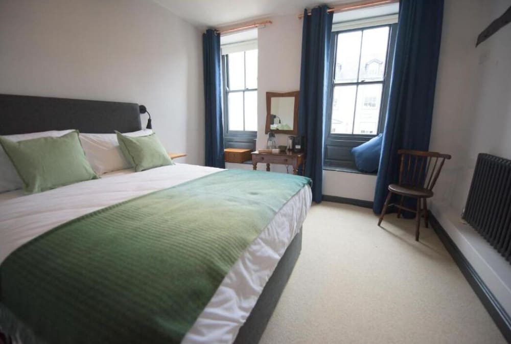 Deluxe Suite - Photo 9