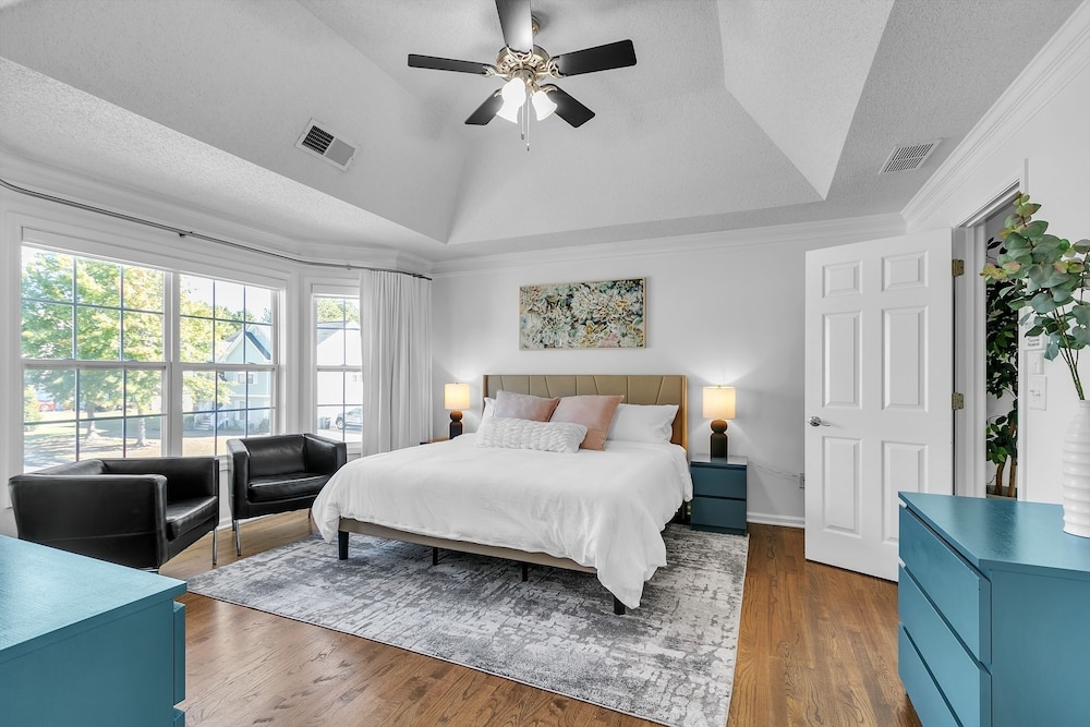House, 6 Bedrooms photo 1