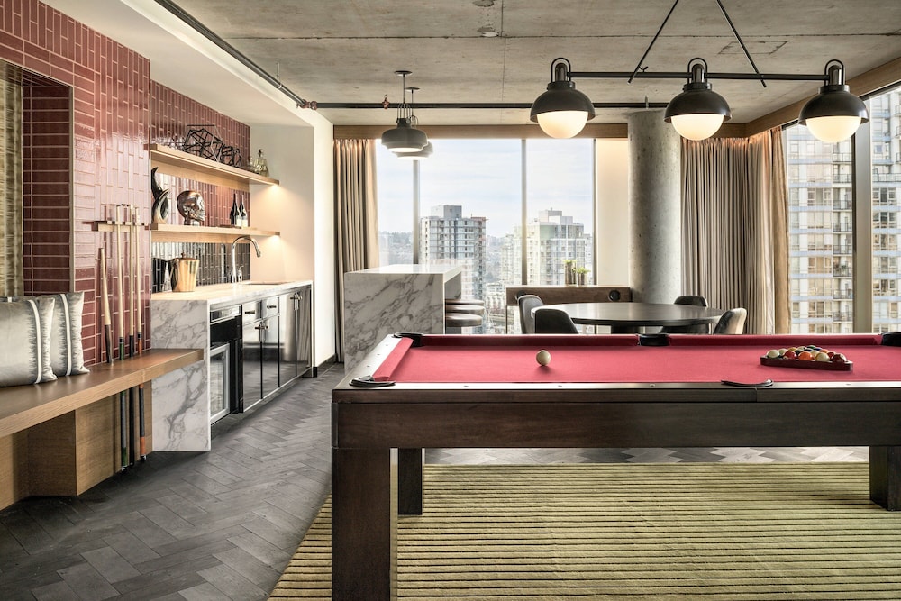 Suite, 2 Bedrooms, Fireplace