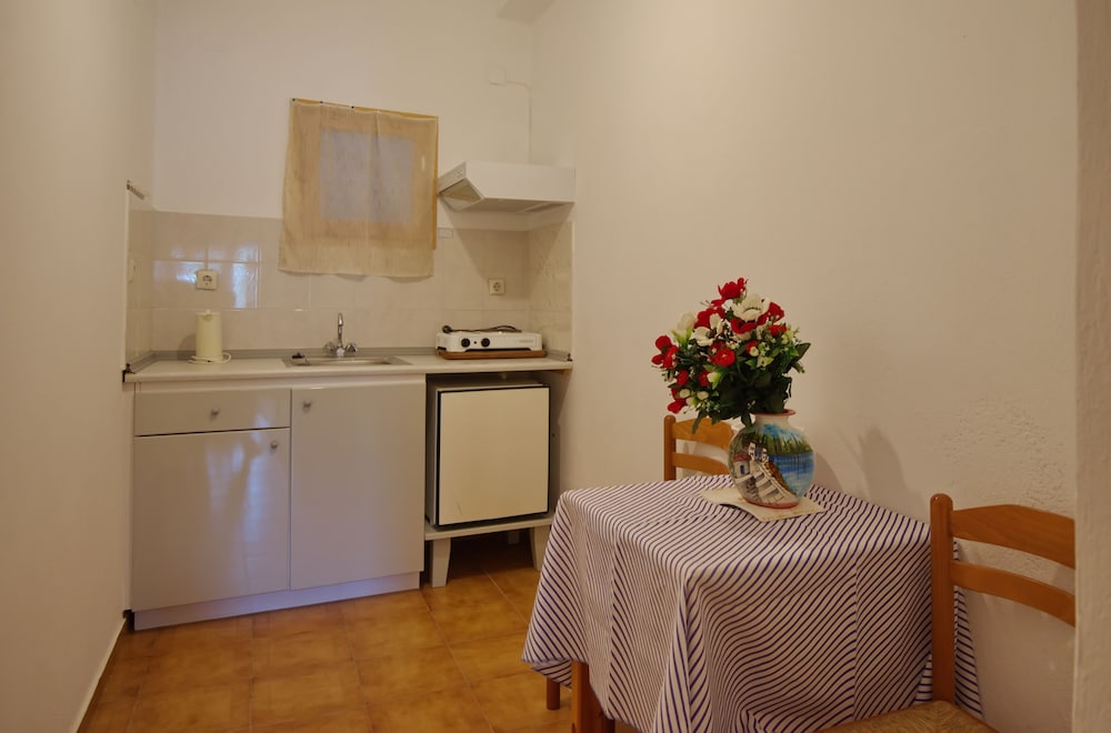Studio, City View (2 Adults) - Photo 3