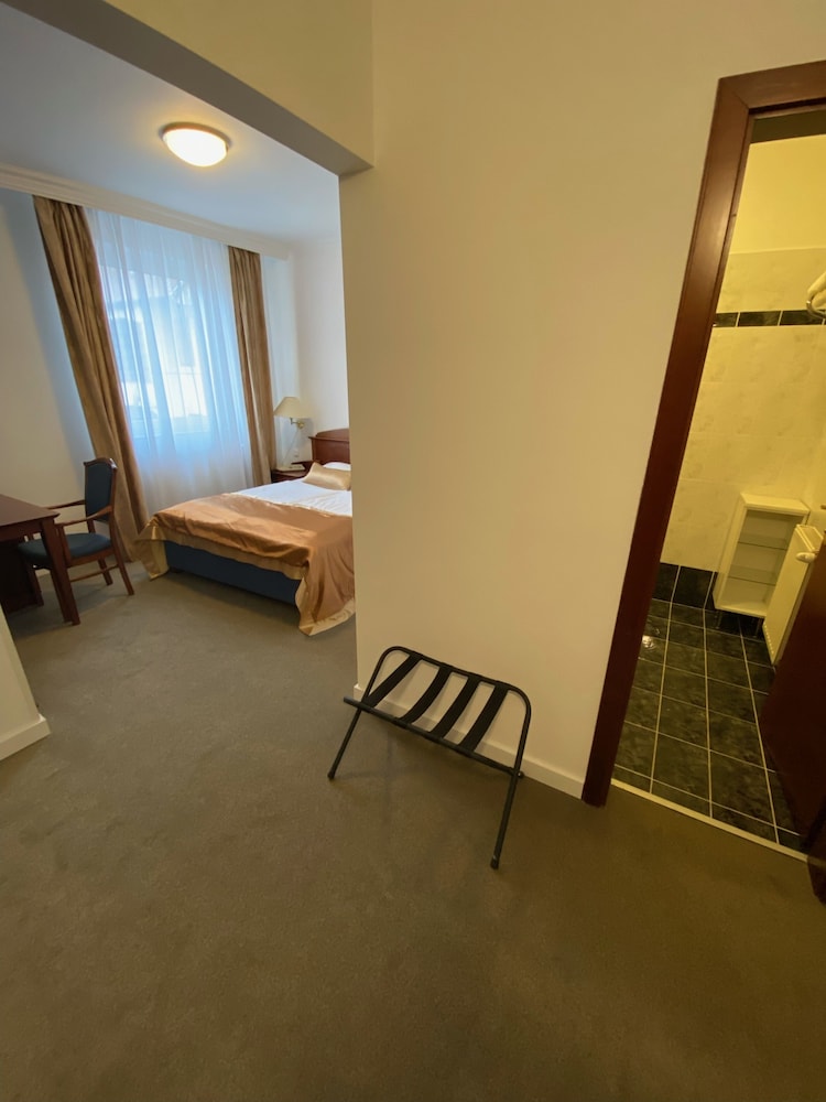 Standard Room, 2 Bedrooms photo 2