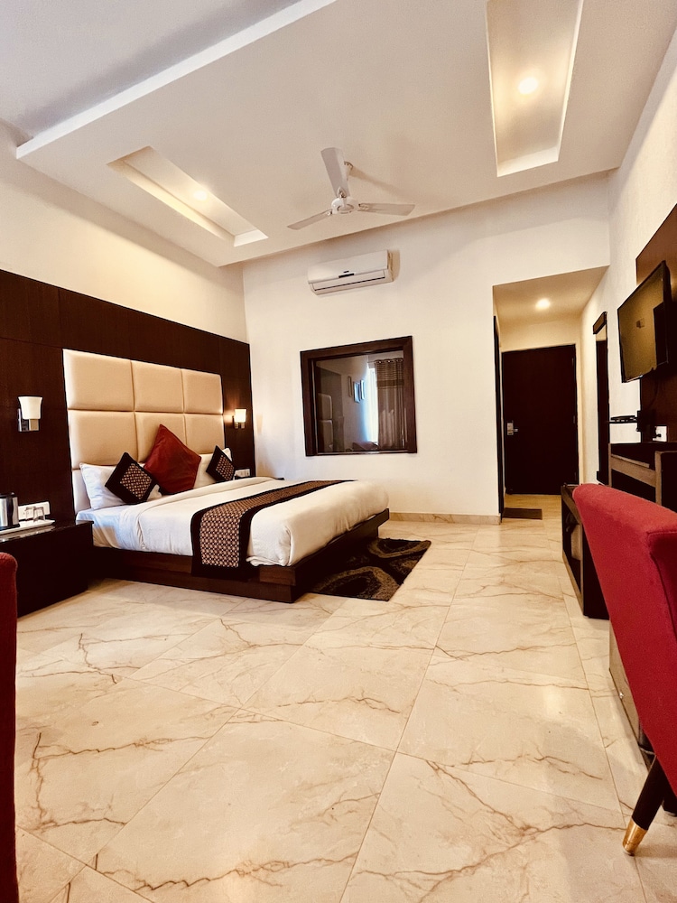 Premium Room, City View
