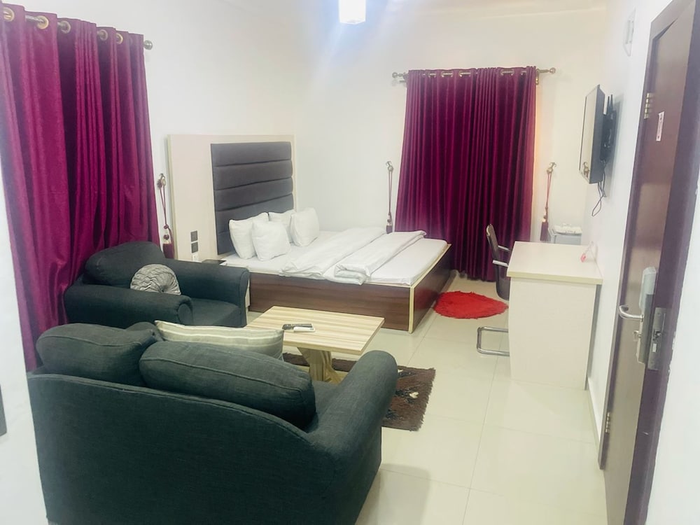 Business Suite - Photo 2