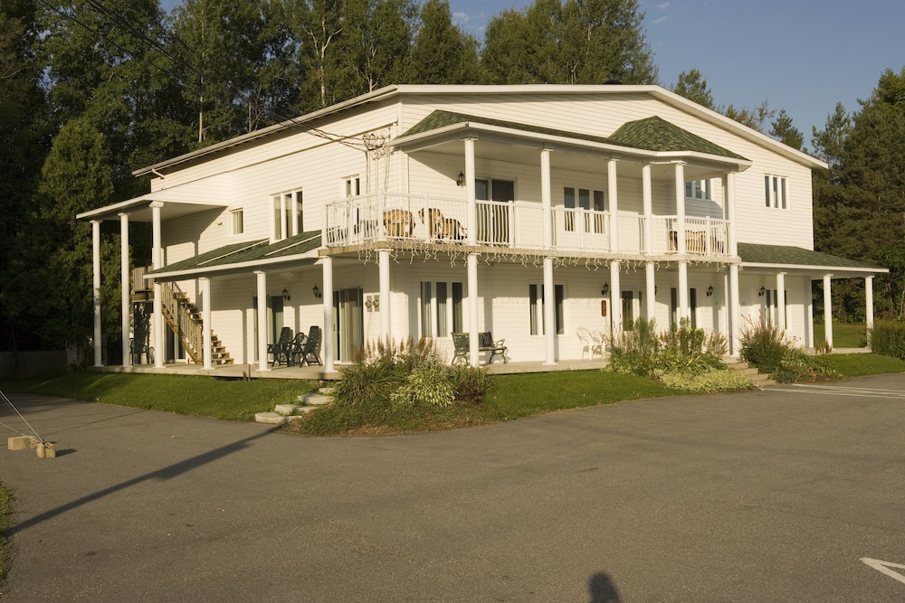 Standard Room - Pavillon (Other side of the street) photo 1