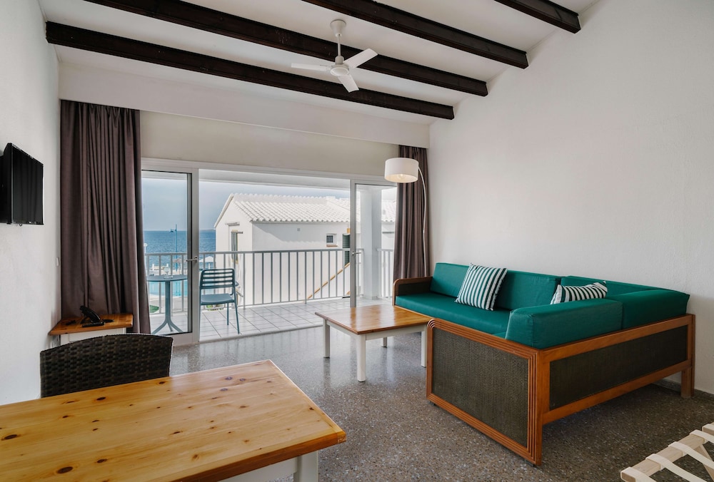 Apartment, Sea View (2 adults + 2 children) photo 2