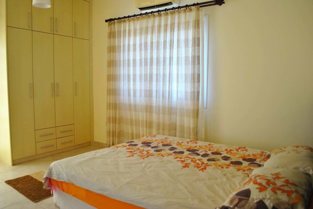 Villa photo 1
