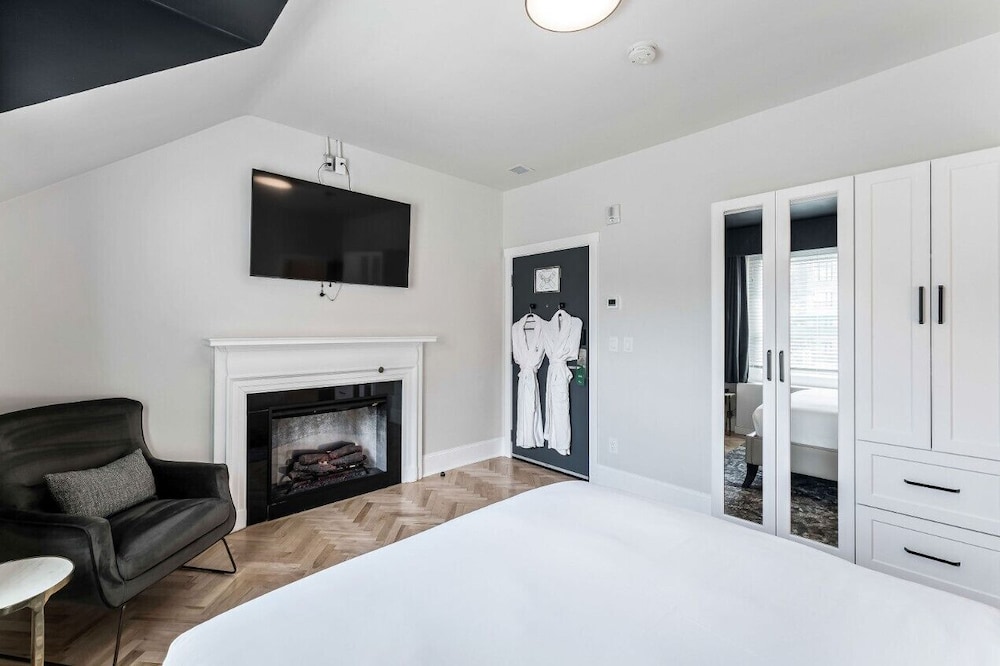Luxury Room, 1 Queen Bed, Non Smoking photo 3